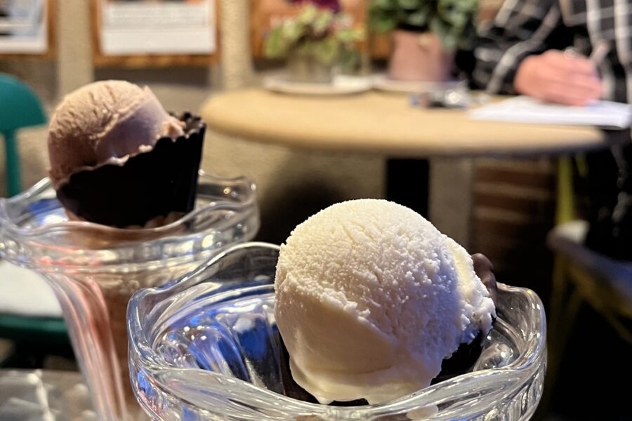 gallery-item
