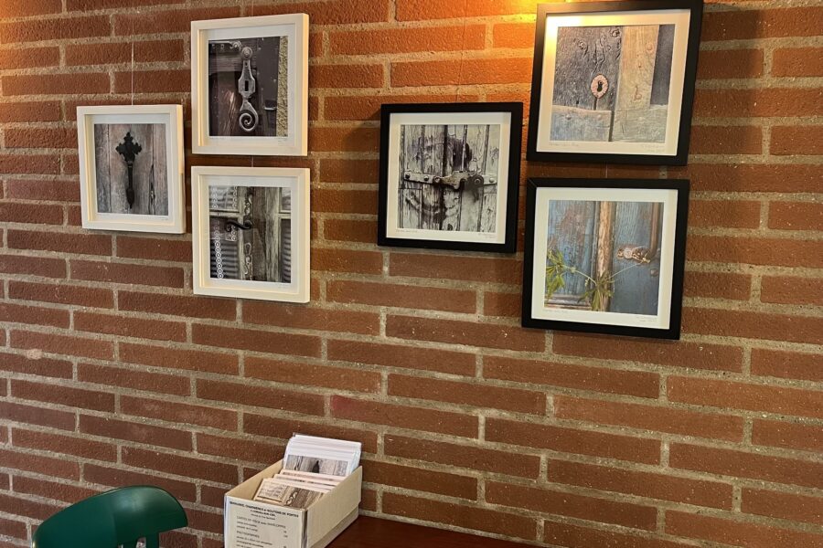gallery-item
